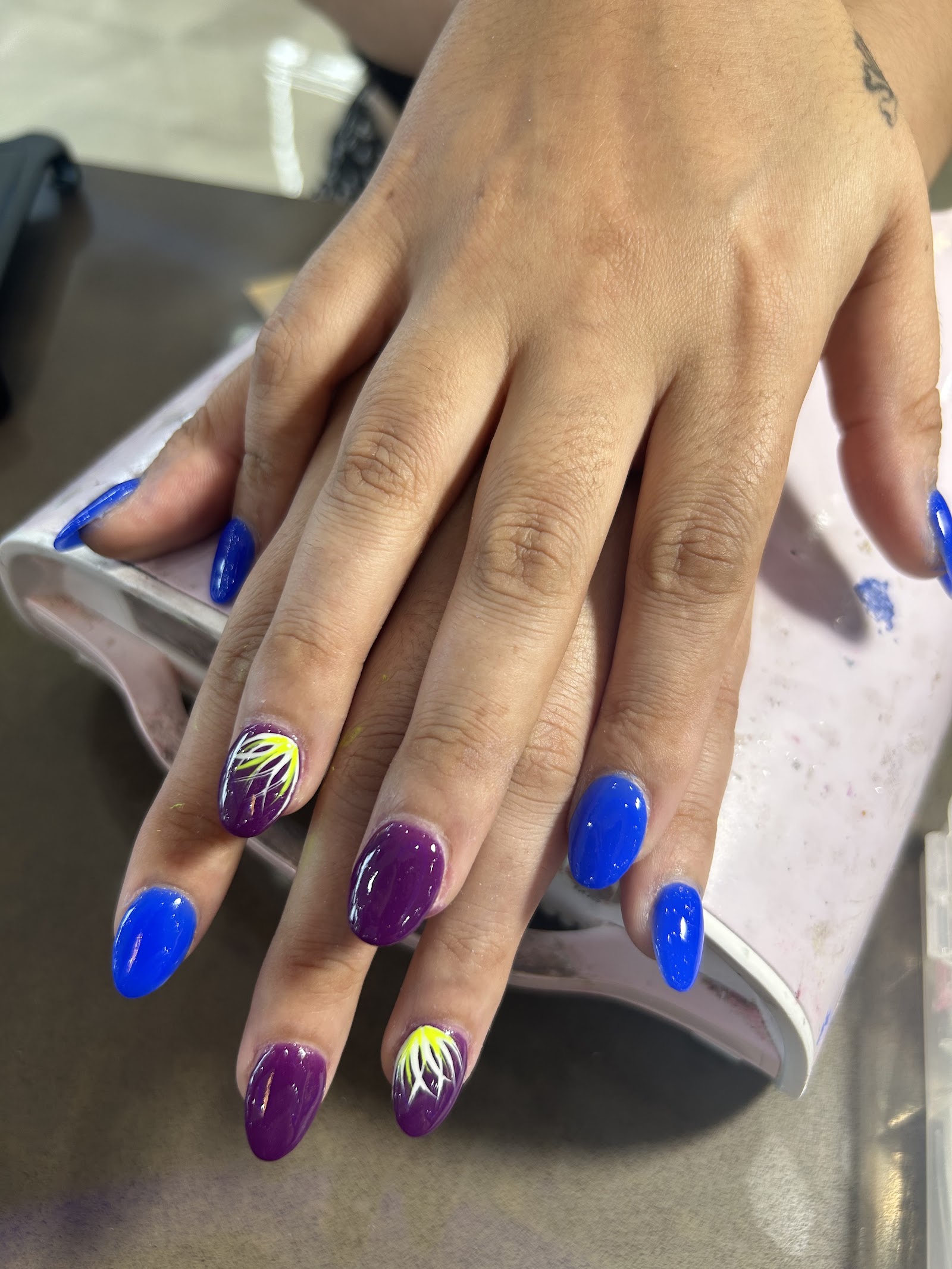 Resort Nail Bar nail photo 6